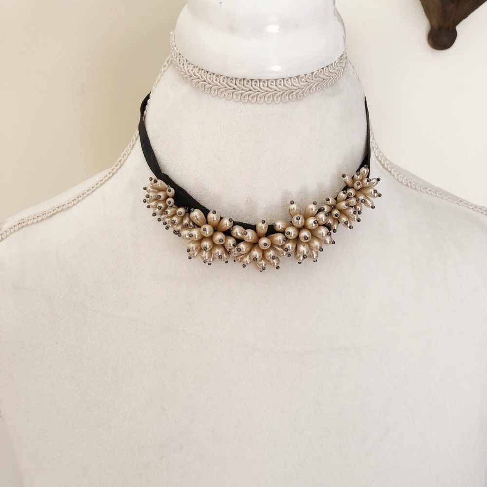 Ribbon and pearl choker